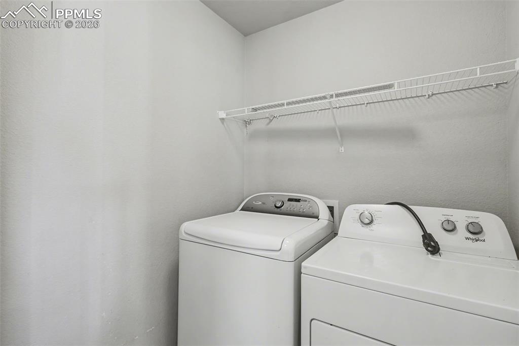 Image 7 of 28: Laundry