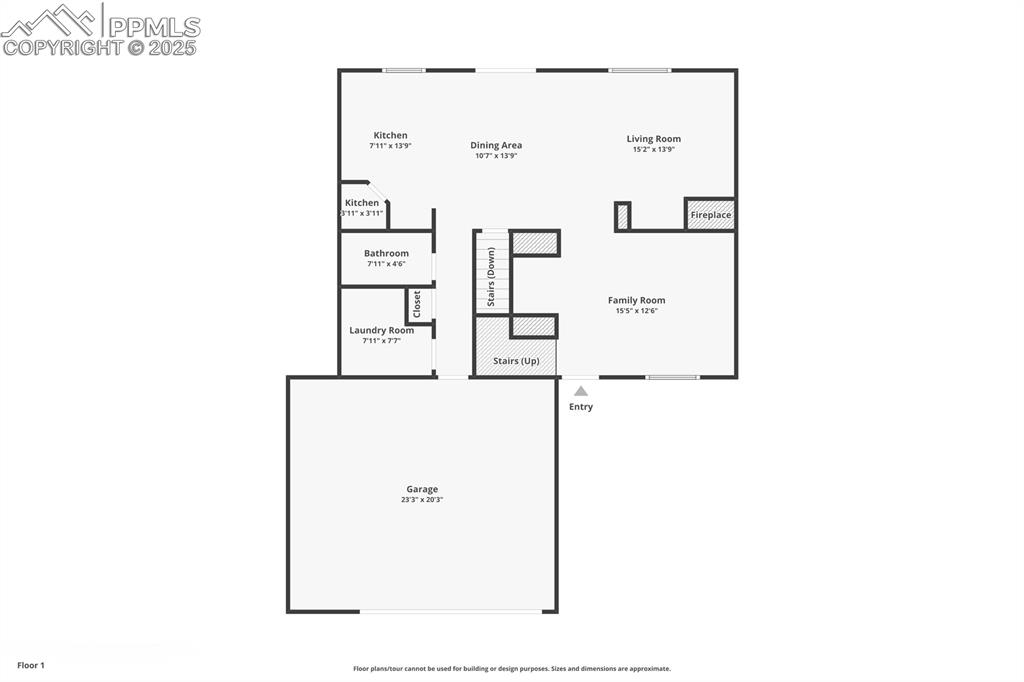 Image 32 of 33: View of room layout