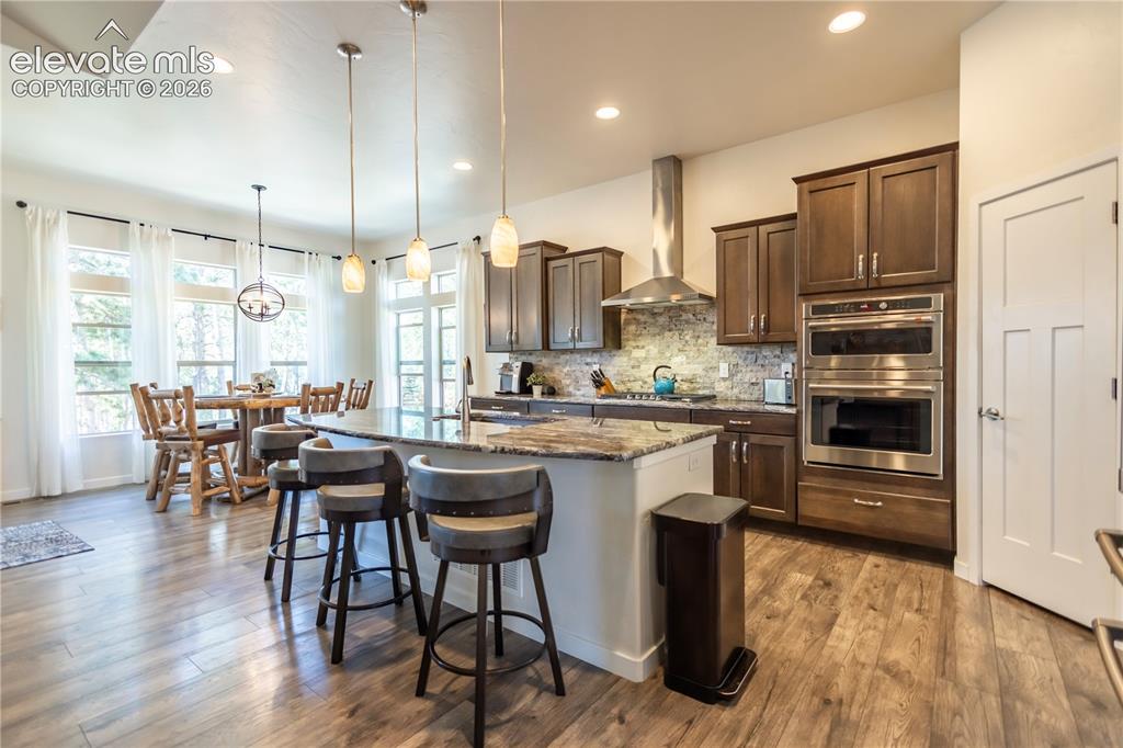 Image 12 of 40: Kitchen