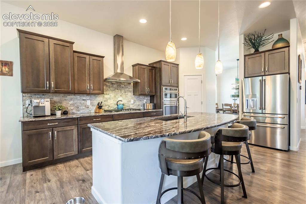 Image 13 of 40: Kitchen