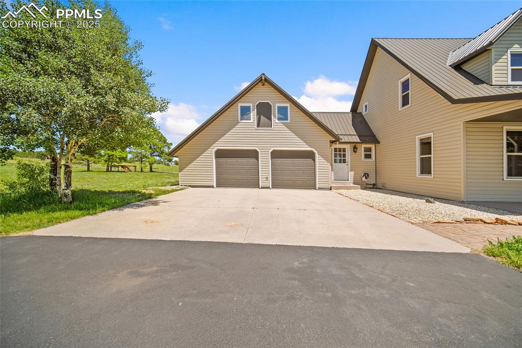 Image 3 of 50: Side of Structure