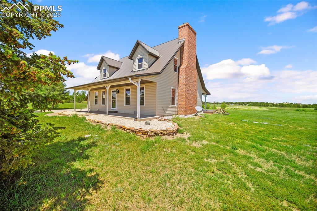 Image 35 of 50: Side of Structure