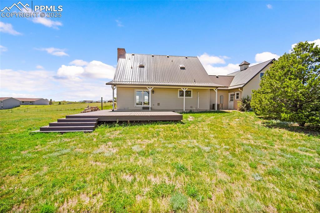 Image 37 of 50: Back of Structure