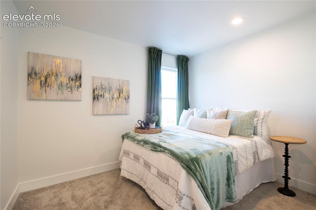 Image 16 of 25: Bedroom