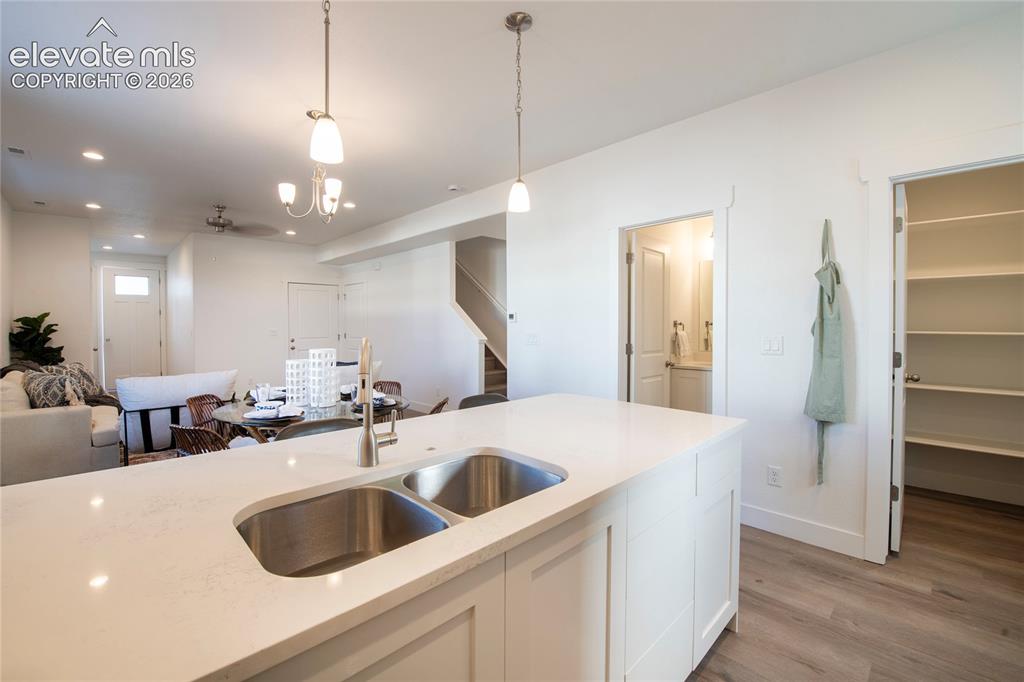 Image 9 of 25: Kitchen