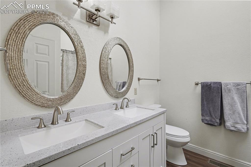 Image 13 of 41: Bathroom