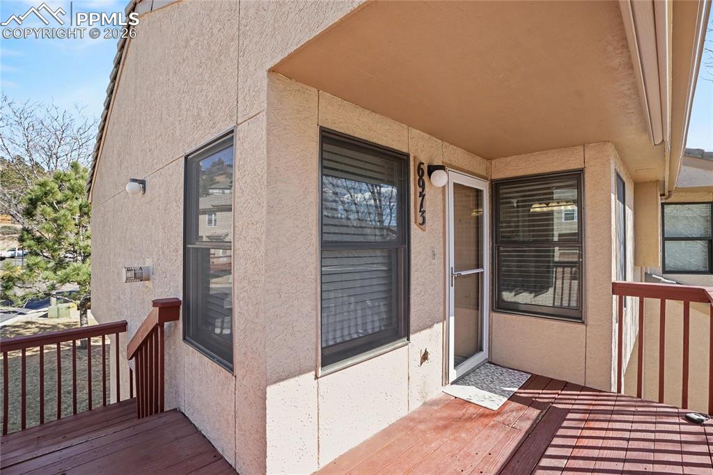 Image 23 of 41: Entry