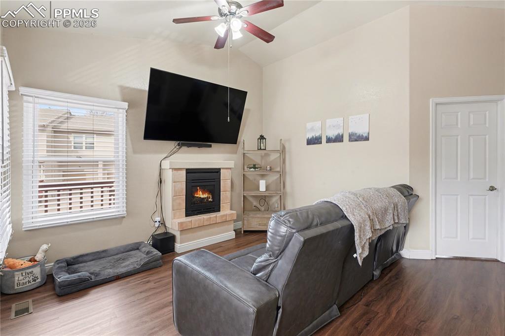 Image 5 of 41: Living Room