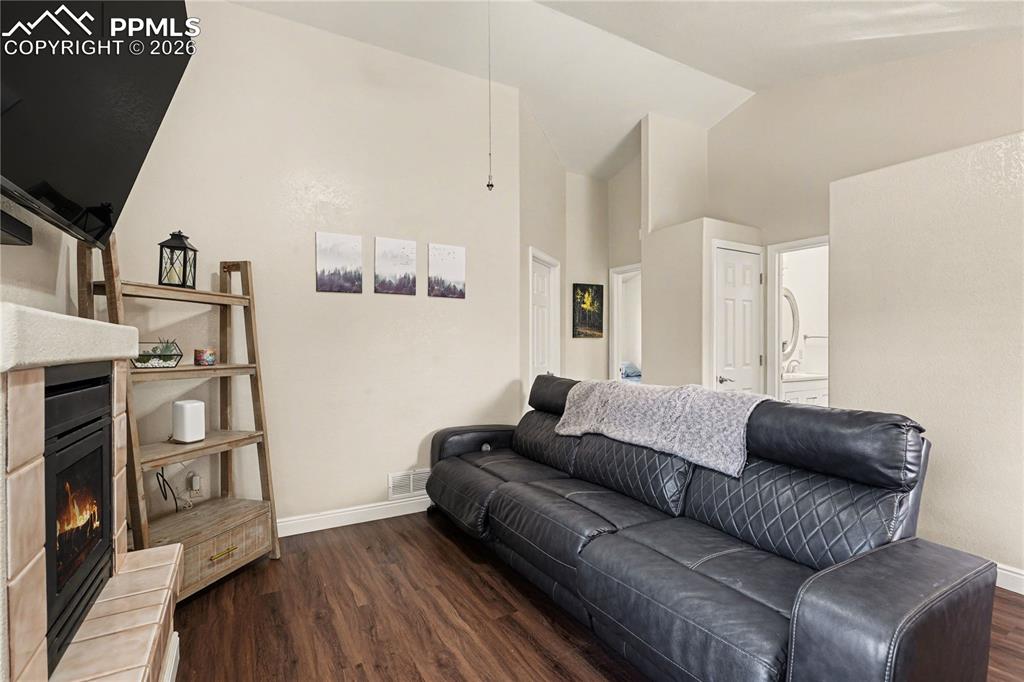 Image 7 of 41: Living Room