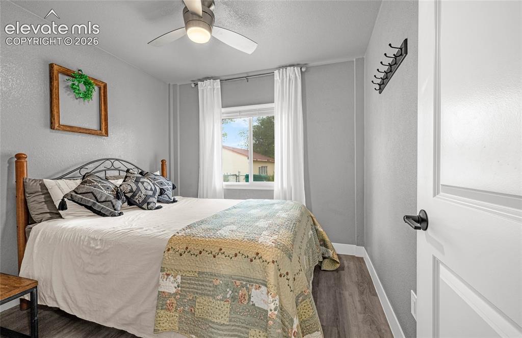 Image 41 of 48: Bedroom