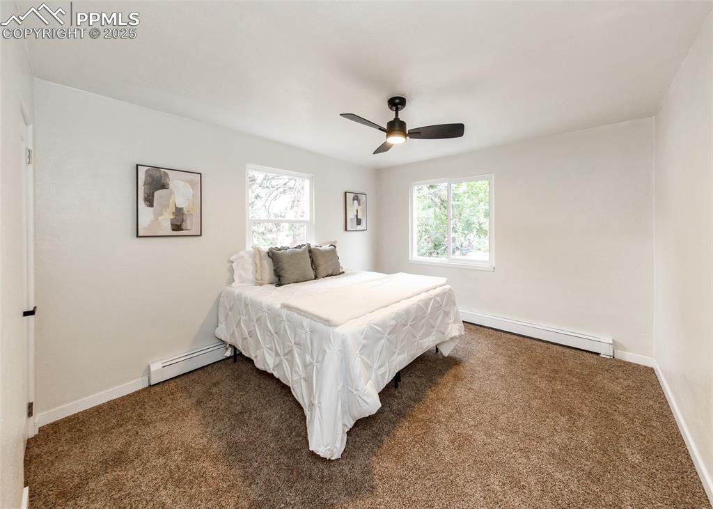 Image 21 of 50: Bedroom