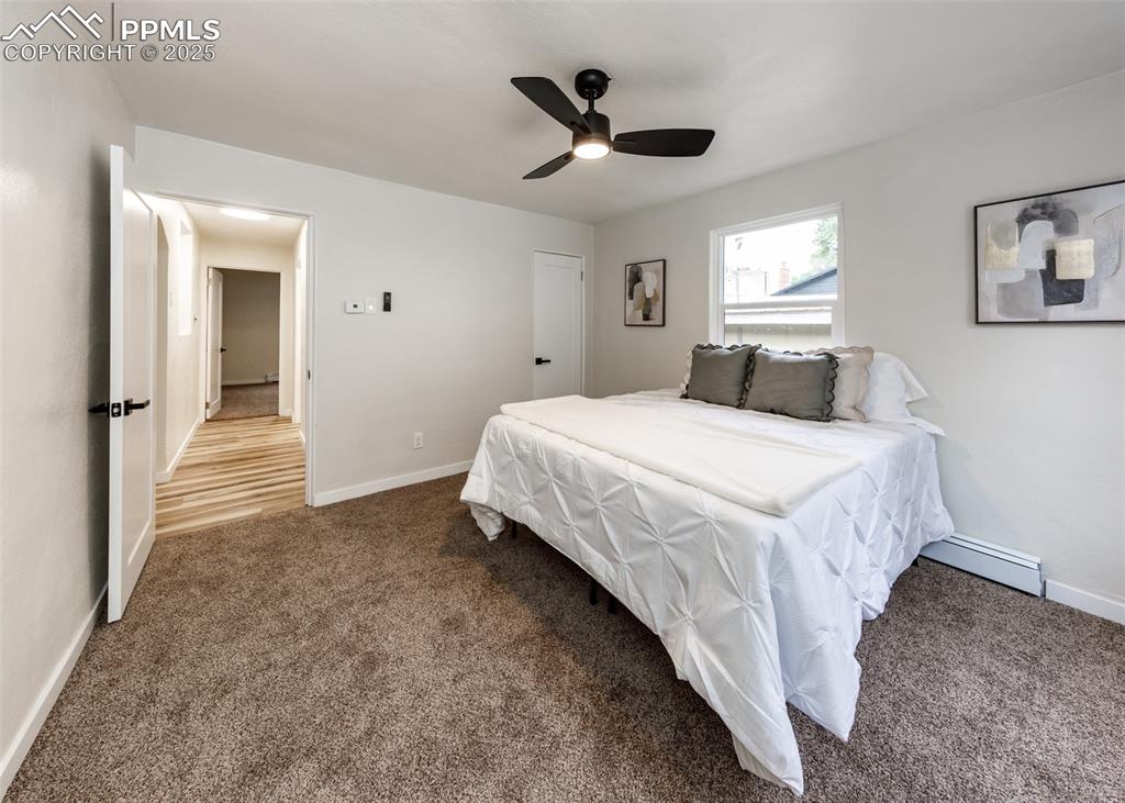 Image 22 of 50: Bedroom