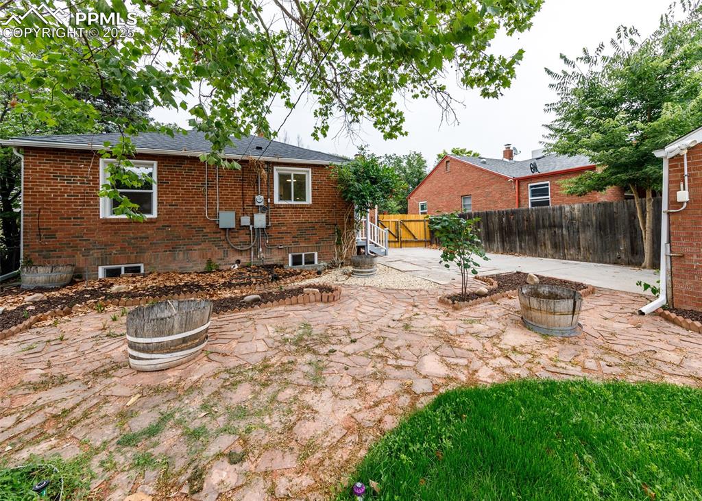 Image 46 of 50: Back of Structure