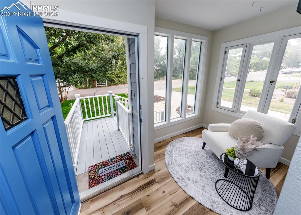 Image 5 of 50: Entry