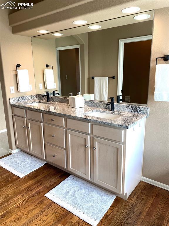 Image 15 of 35: Bathroom