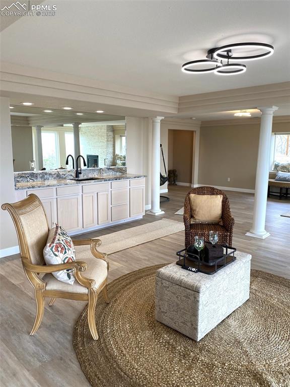 Image 26 of 35: Sitting Room