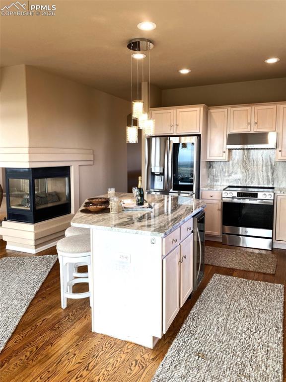 Image 6 of 35: Kitchen