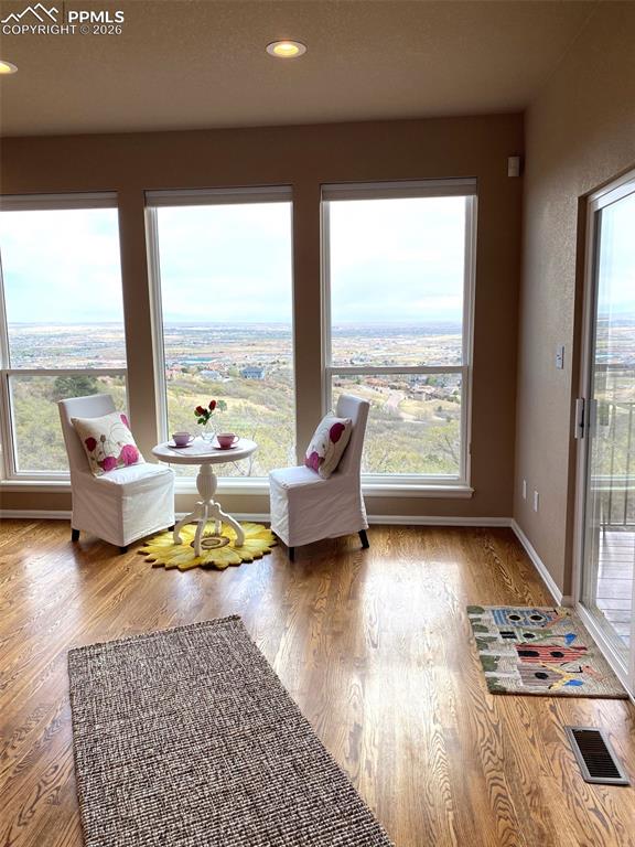 Image 9 of 35: Sitting Room