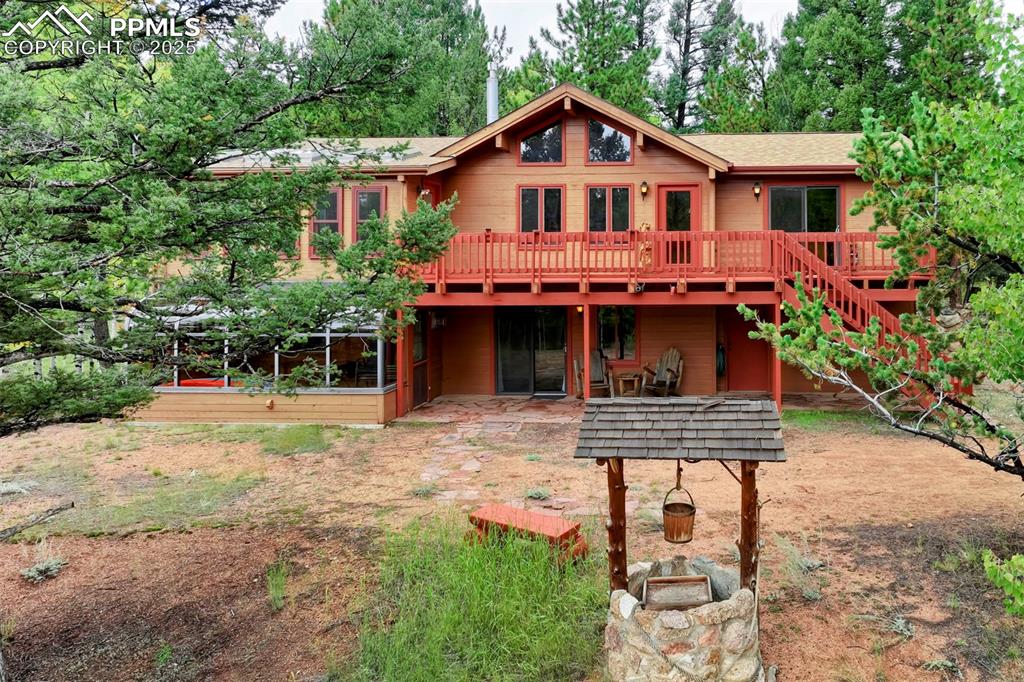 Image 8 of 49: Back of Structure