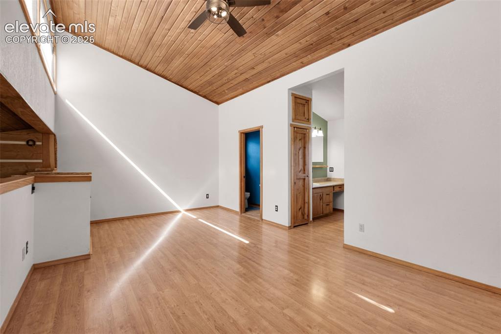 Image 16 of 40: Bedroom