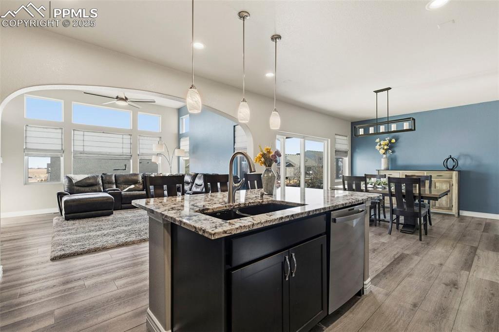 Image 7 of 46: Kitchen