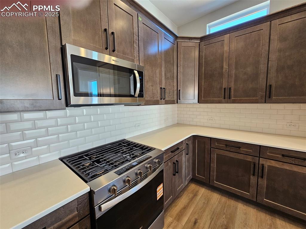 Image 3 of 17: Kitchen