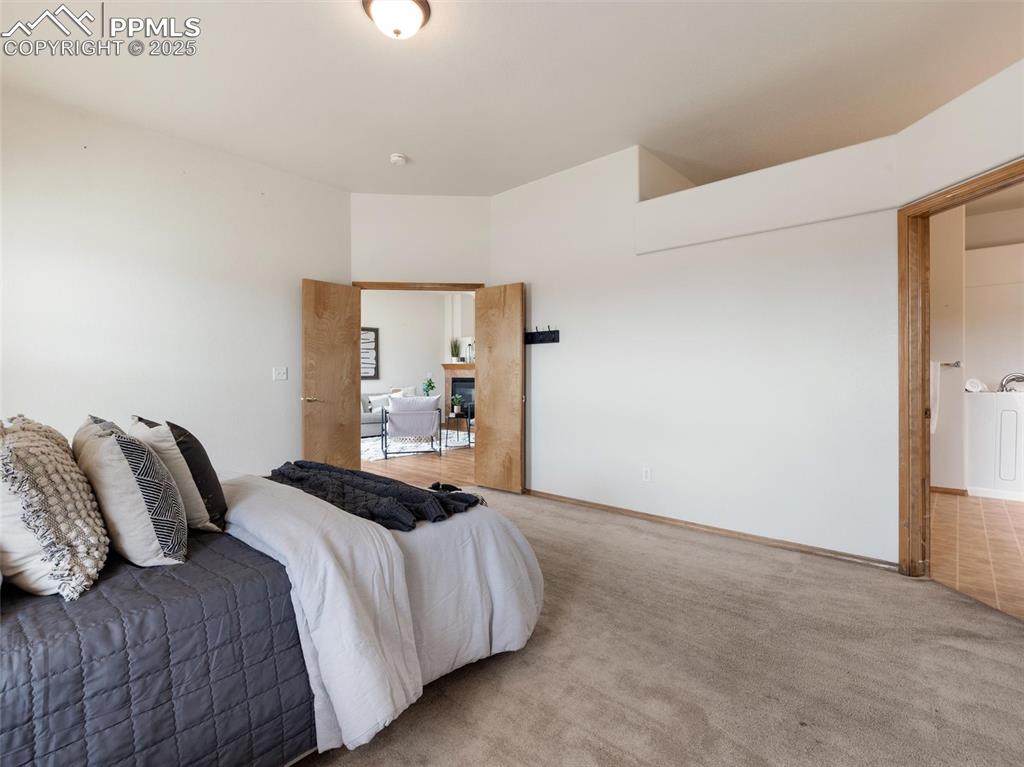 Image 13 of 30: Bedroom