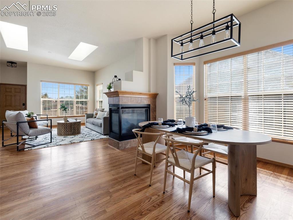 Image 6 of 30: Dining Area