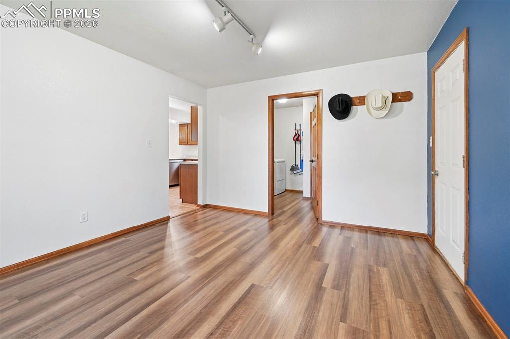 Image 9 of 49: Breakfast Bar and Kitchen Office Nook