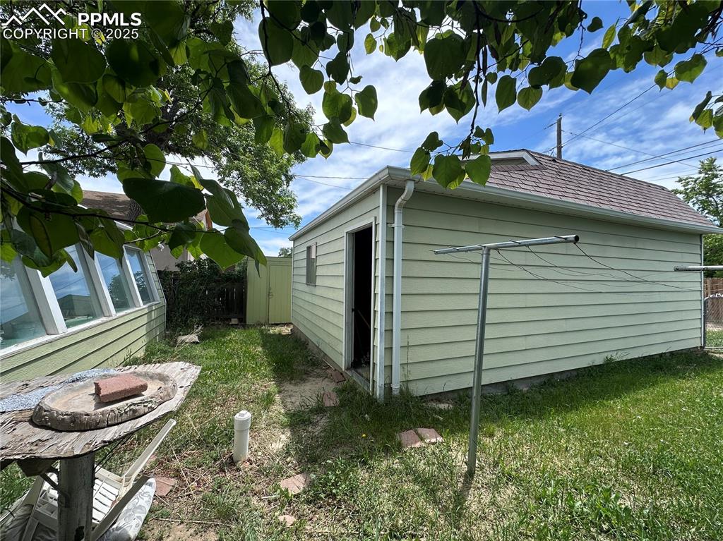 Image 13 of 13: Side of Structure