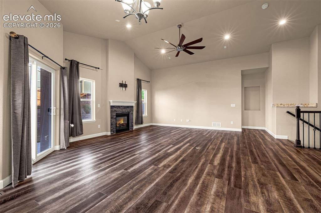 Image 11 of 48: Kitchen