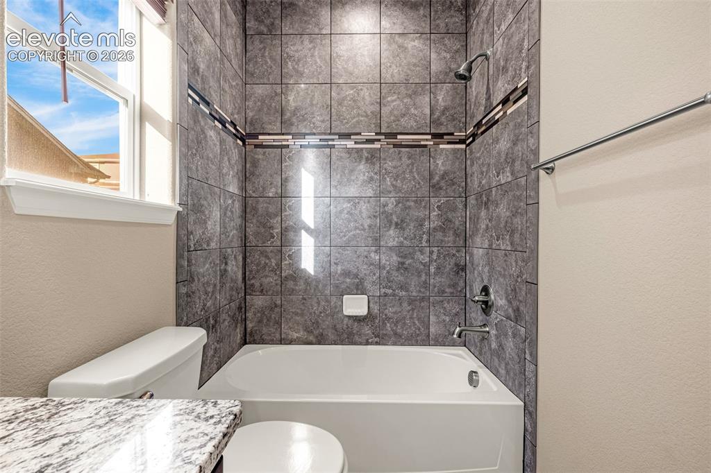 Image 20 of 48: Bathroom