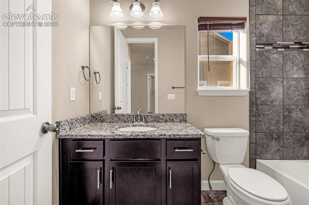 Image 21 of 48: Bathroom