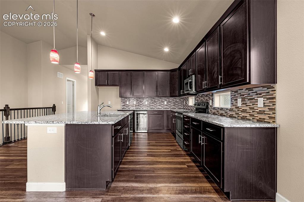 Image 6 of 48: Kitchen