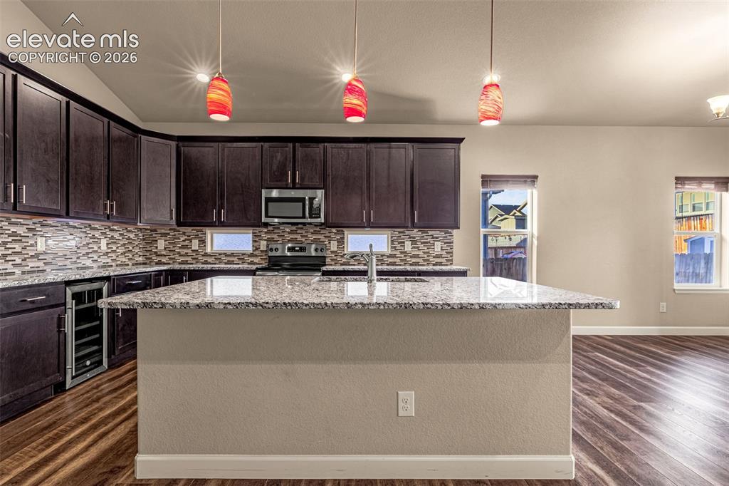 Image 7 of 48: Kitchen