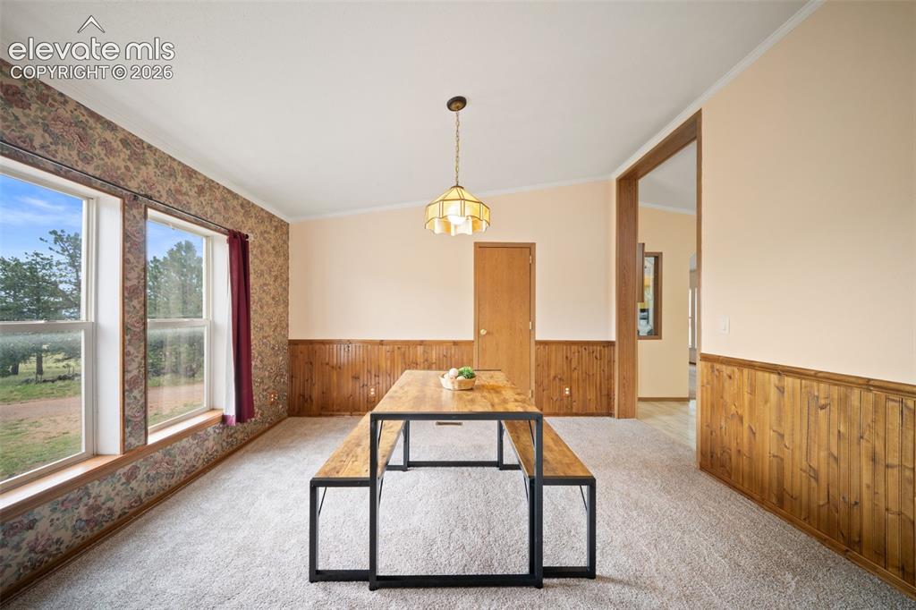 Image 9 of 40: Dining Area