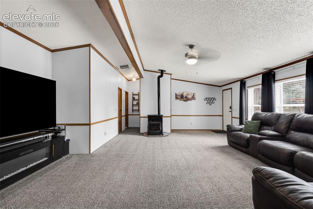 Image 2 of 27: Living Room