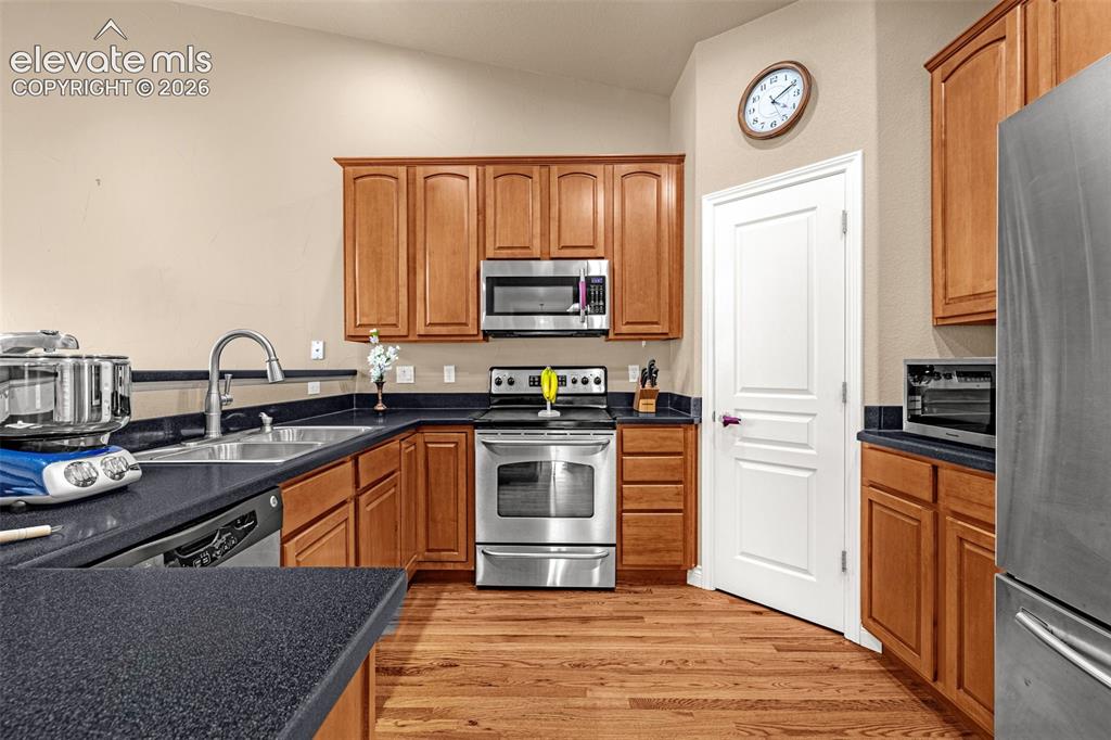 Image 3 of 48: Kitchen