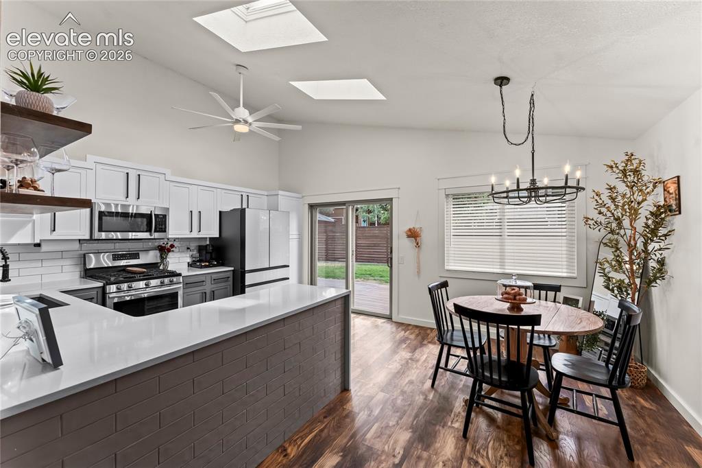 Image 10 of 43: Kitchen
