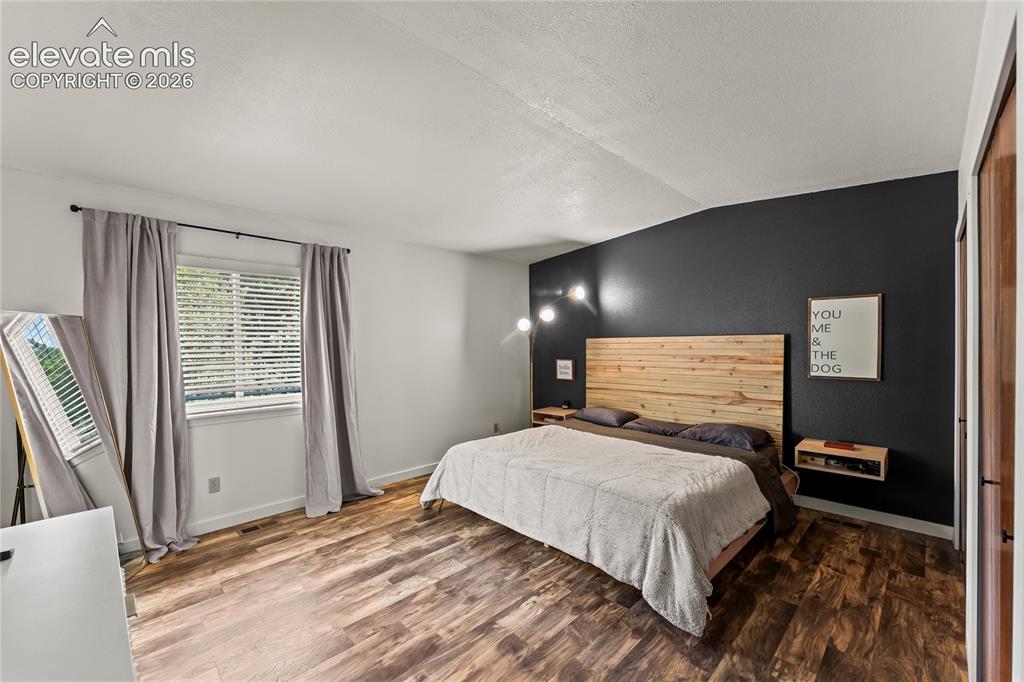 Image 19 of 43: Bedroom