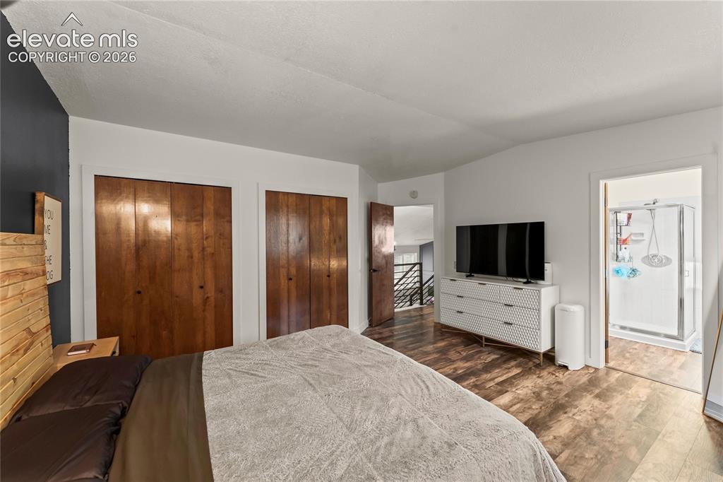 Image 20 of 43: Bedroom