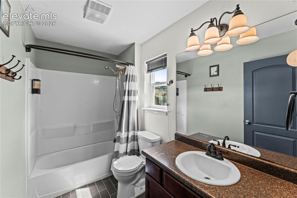 Image 13 of 35: Bathroom