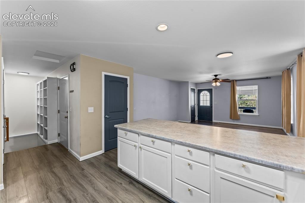 Image 9 of 35: Kitchen