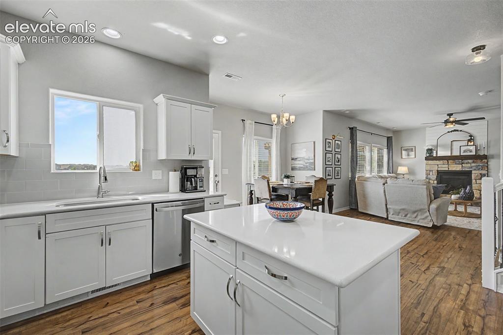 Image 11 of 43: Kitchen