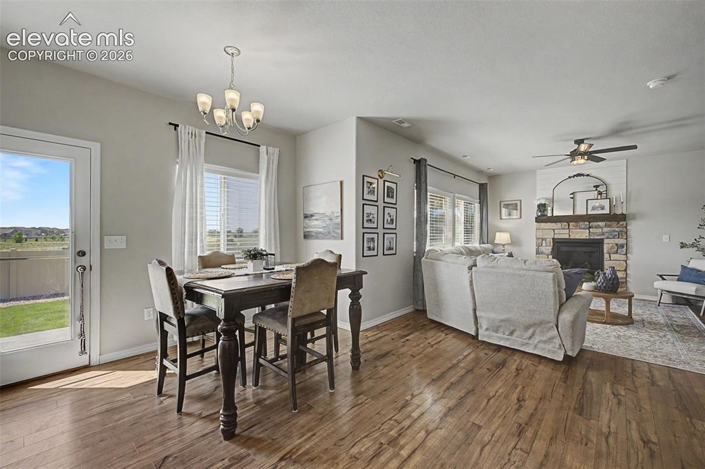 Image 13 of 43: Dining Area
