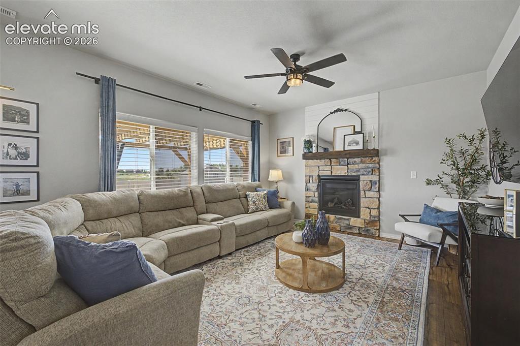 Image 14 of 43: Living Room