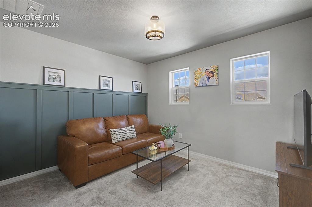 Image 19 of 43: Living Room