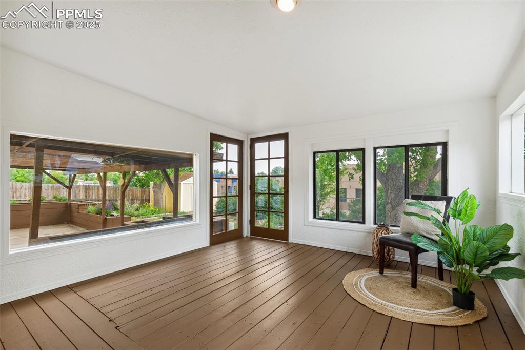 Image 15 of 46: Sun Room