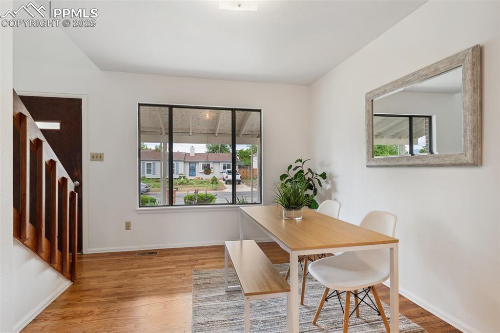 Image 9 of 46: Dining Area
