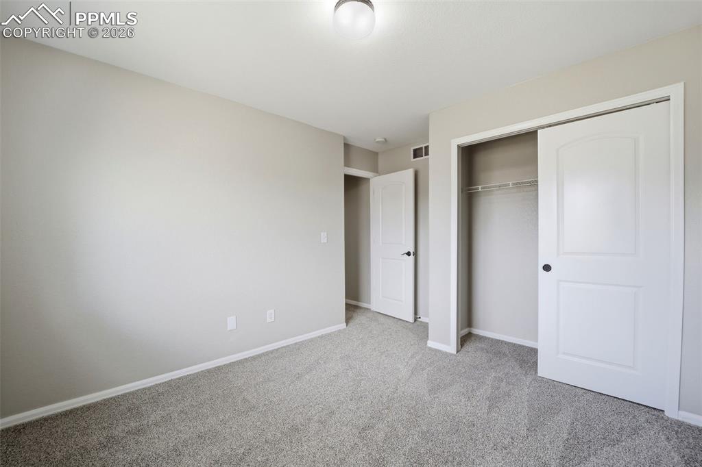 Image 19 of 44: Bedroom